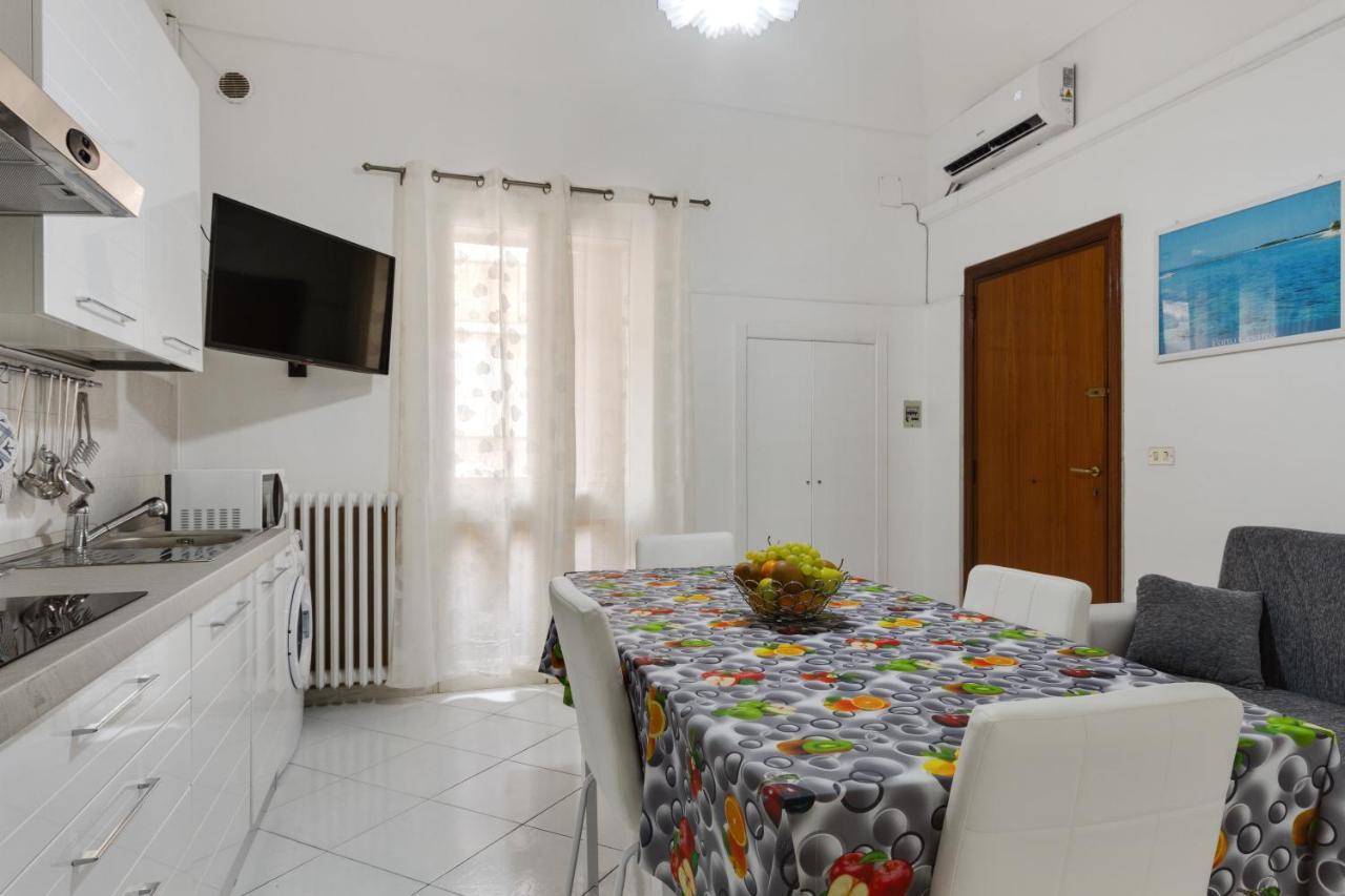 Dimora Del Delfino Curioso Apartamento Lecce Exterior foto