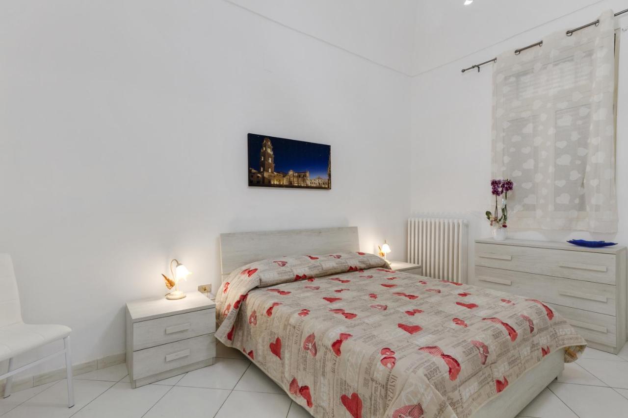 Dimora Del Delfino Curioso Apartamento Lecce Exterior foto